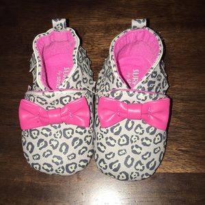 Adorable grey leopard print infant shoes
